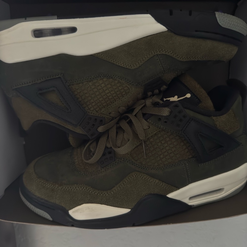 Jordan 4 Olive